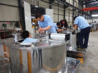 現(xiàn)場立式離心機(jī)裝配